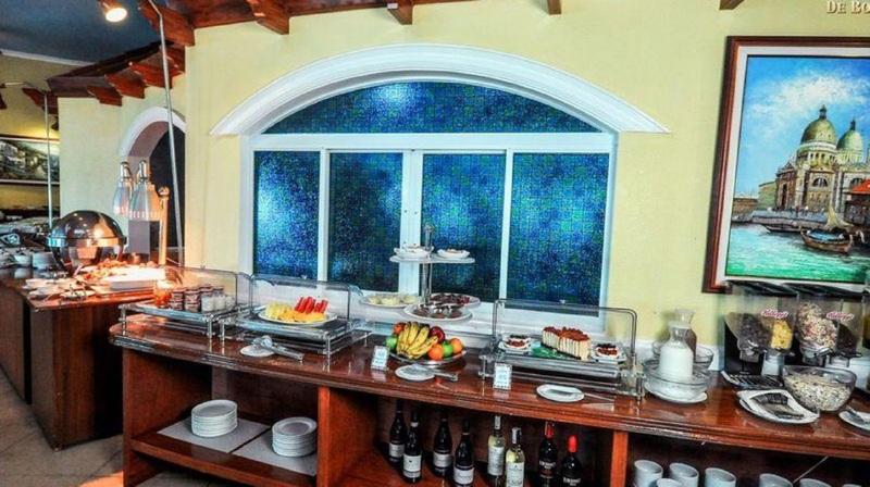 Breakfast At Monaco - Palais Boracay Ξενοδοχείο Manoc-Manoc Εξωτερικό φωτογραφία